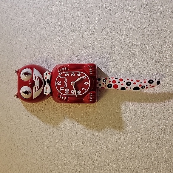 Jeweled Scarlet Red Kit-Cat Klock clock POLKA DOT tail and bow tie - Picture 3 of 6